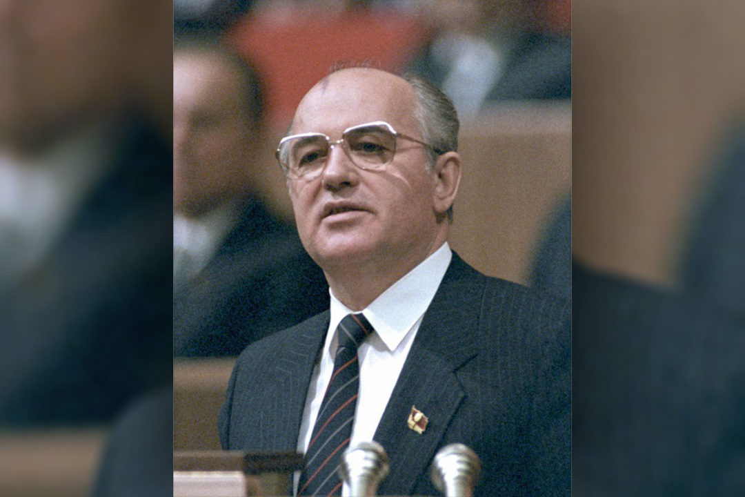 Горбачев в парламенте